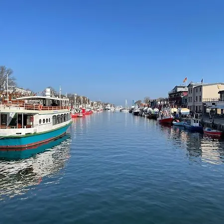 Surfkajuete - In Warnemuende * 로스토크