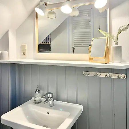 아파트 Surfkajuete - In Warnemuende *